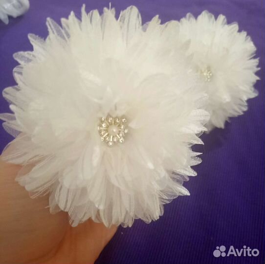 Пышные белые банты ручной работы