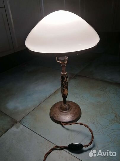 Настольная лампа 