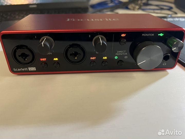 Focusrite scarlett 2i2 3rd gen карта звуковая