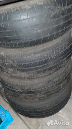 Yokohama dB Decibel E70B 215/60 R16