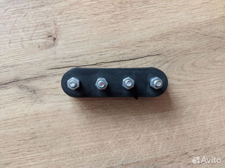 Светоотражатели на номерные знаки