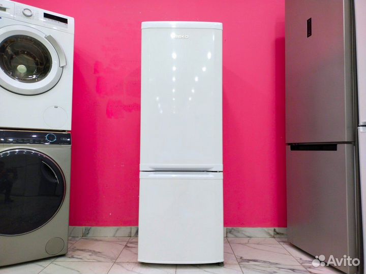 Холодильник маленький узкий бу Beko. На гарантии