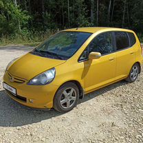 Honda Jazz 1.3 MT, 2008, 239 000 км, с пробегом, цена 530 000 руб.