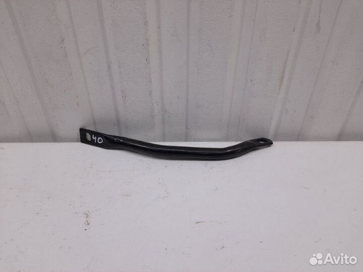 Держатель подрамника задний правый Renault Arkana