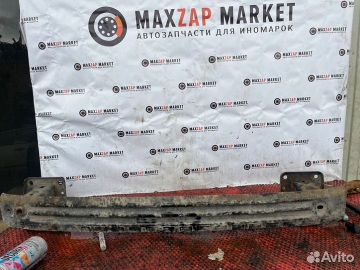 Усилитель бампера Ford Focus 3 2012 хэтчбек