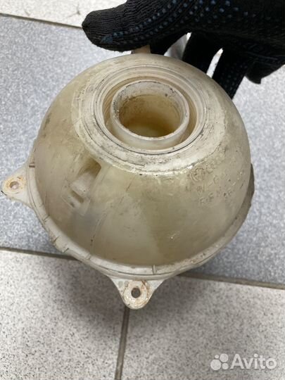 Расширительный бачок Vw Passat B3, Golf 2/3/4