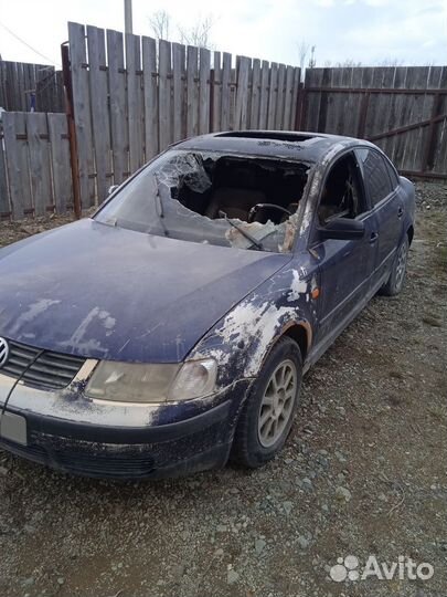 Volkswagen Passat 1.8 AT, 1998, битый, 300 000 км