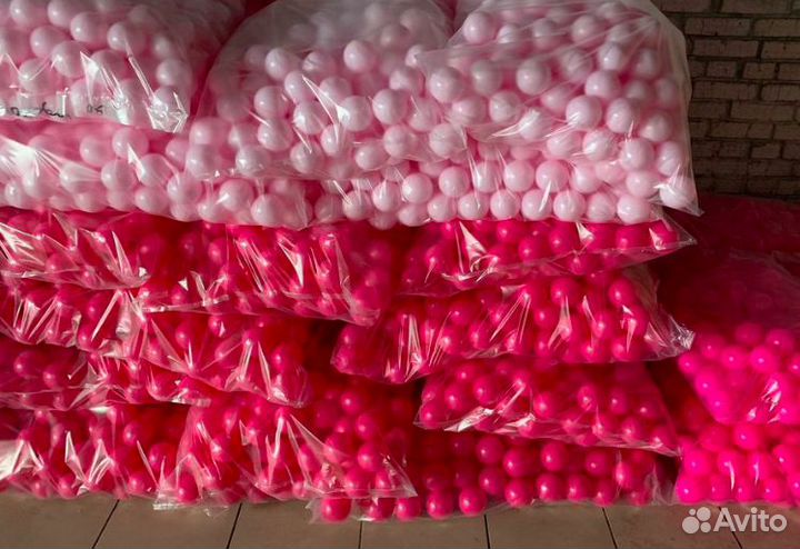 Разноцветные шарики для детских бассейнов