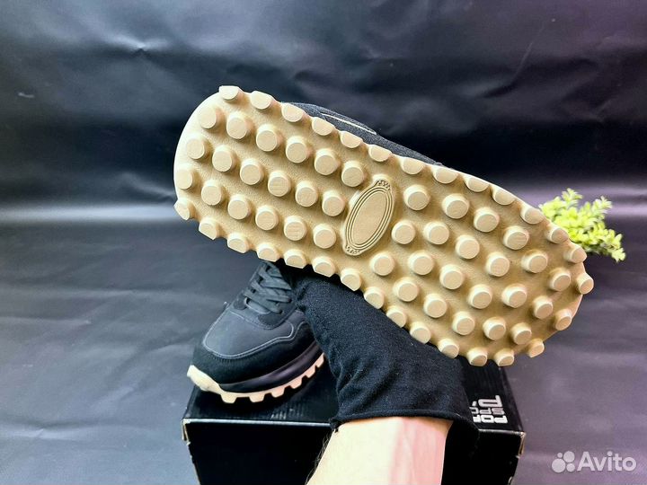 Кроссовки Boss эргономичные