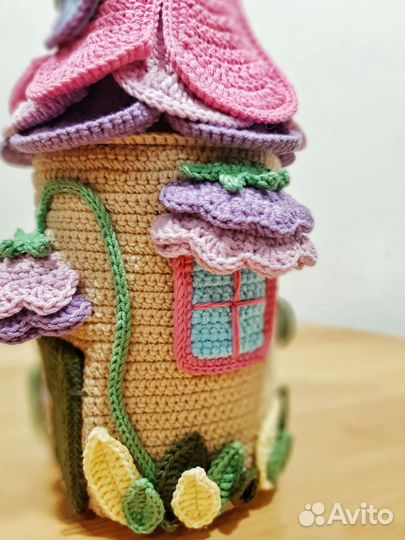 Вязаный цветочный домик для феи