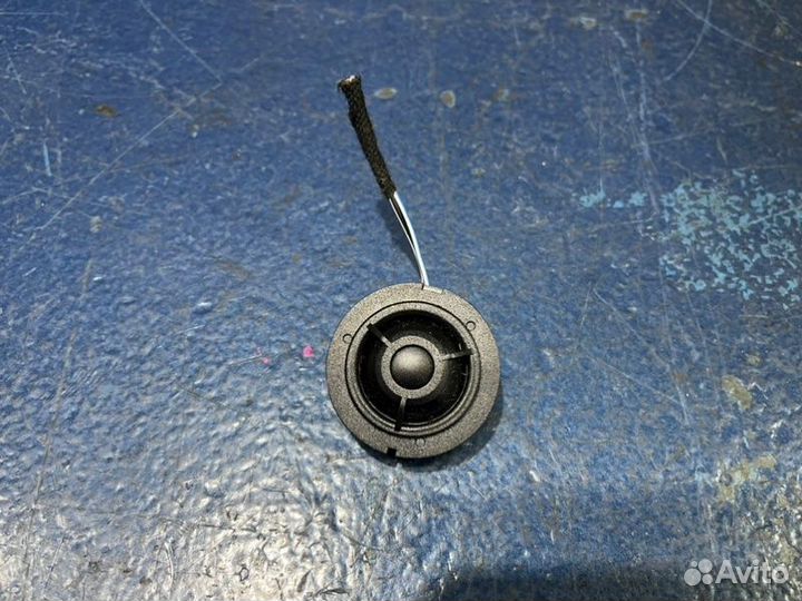 Динамик Audi A4 B8