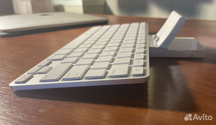 Apple iPad Keyboard Dock