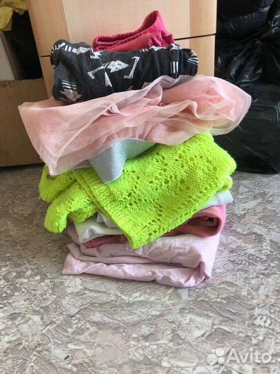 Вещи на девочку пакетом 116 -122 размер
