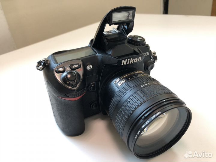 Зеркальный фотоаппарат Nikon d200
