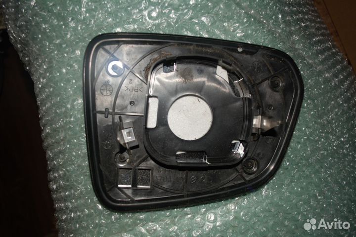 Зеркальный элемент правый Opel Antara