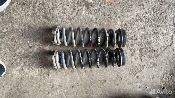 Пружина задней подвески BMW E81 E87 комплект