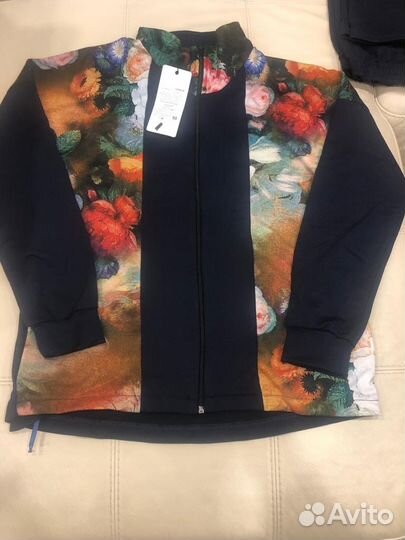 Костюм спортивный женский размер 48 новый