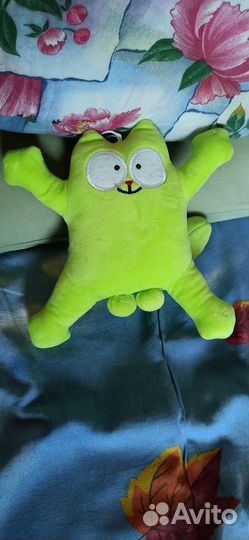 Кот Саймон с бубенчиками