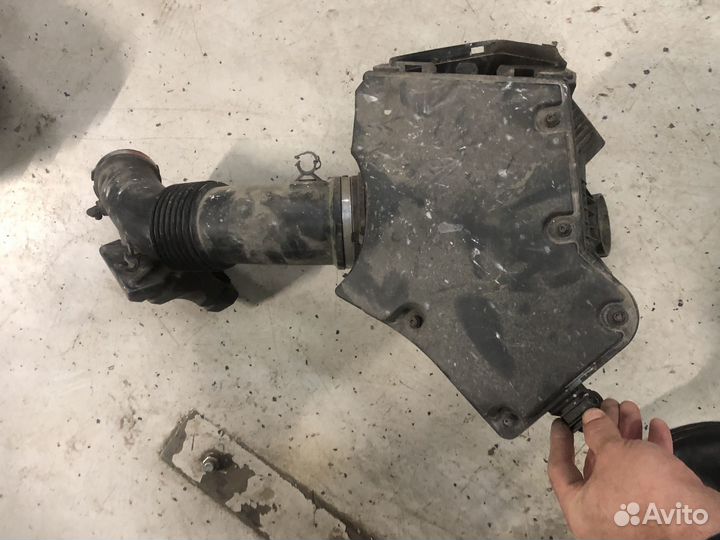 Корпус воздушного фильтра Audi A5 8T 3.2 cala