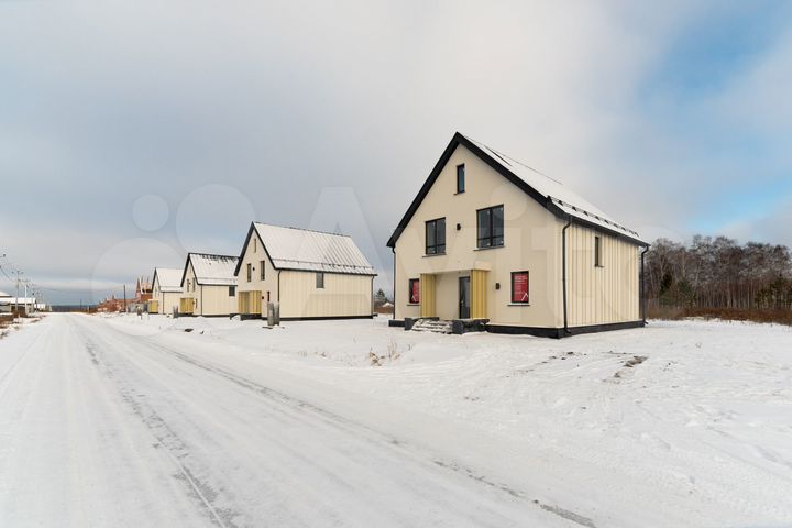 Коттедж 203 м² на участке 7,5 сот.