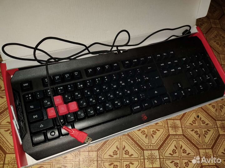 Игровая клавиатура bloody q100 (новая)