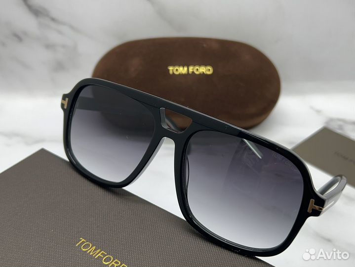 Сoлнцeзащитныe oчки Tom Ford 