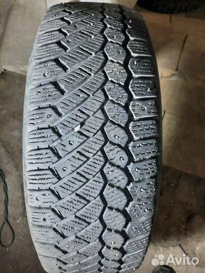 Gislaved Nord Frost 200 215/65 R16