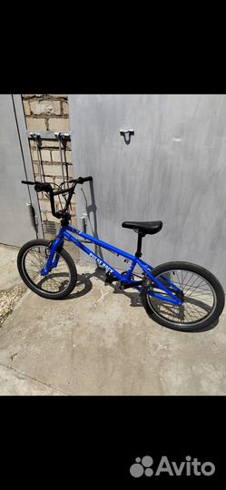 Новый трюковой велосипед BMX