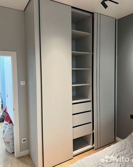 Шкаф встроенный