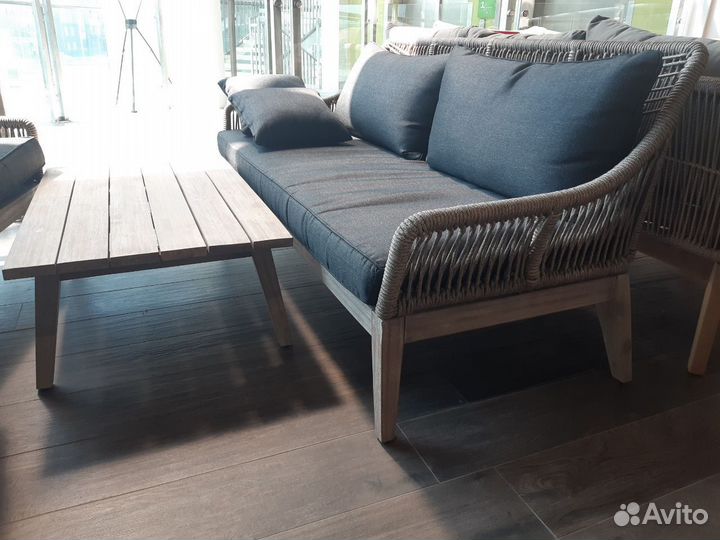 Садовая мебель: диван из акации