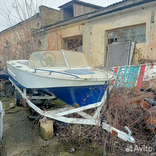 Катер без мотора