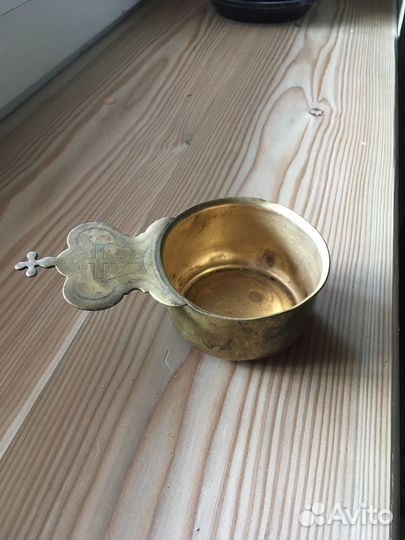 Церковная чаша для вина после причастия