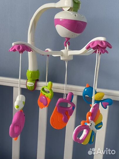 Мобиль на кроватку жирафики