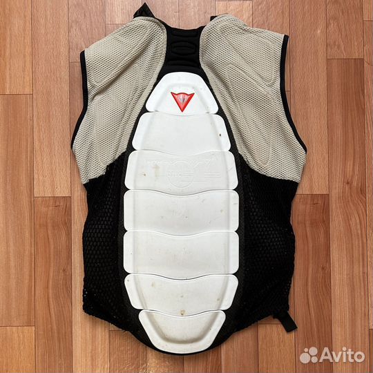 Защита спины черепаха dainese w pro 2