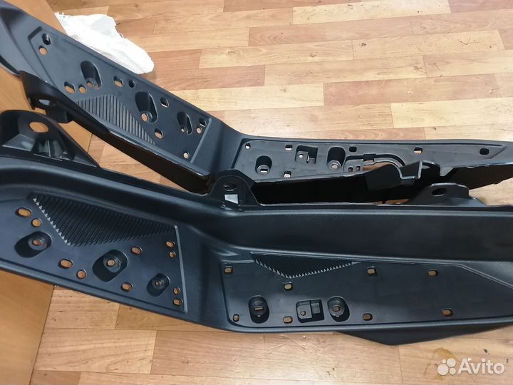 Пластик подножек скутера Vento MAX 200cc