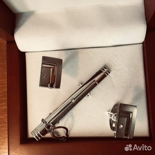 Подарочный набор зажим для галстука и запонки