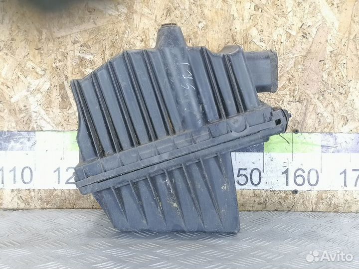 Корпус воздушного фильтра Nissan Maxima a32