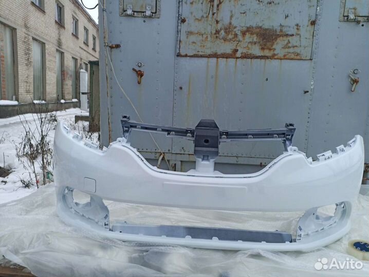 Рено Logan 2 бампер передний белый Логан