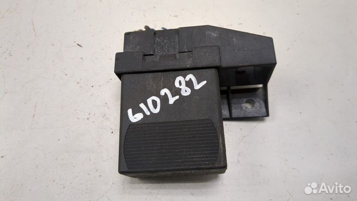 Реле бензонасоса Mercedes 124 E, 1993