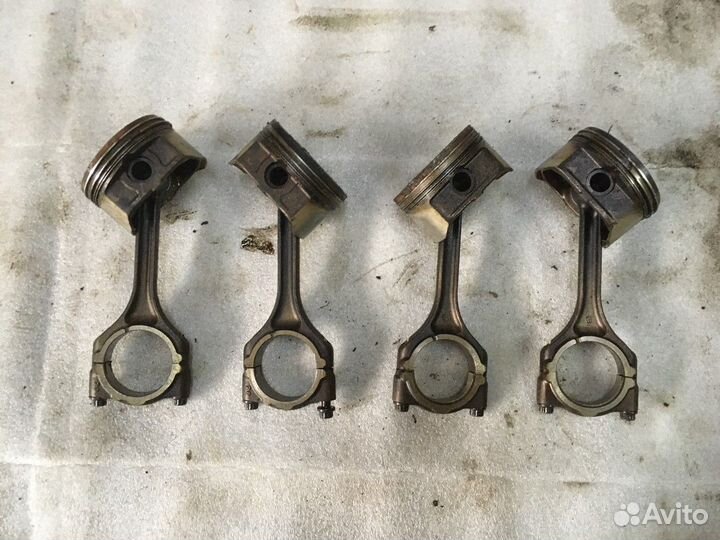 Шатун с поршнем 2.0 (Mitsubishi Lancer)