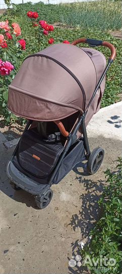 Прогулочная коляска