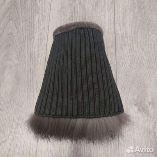 Шапка из чернобурки на вязанной основе новая