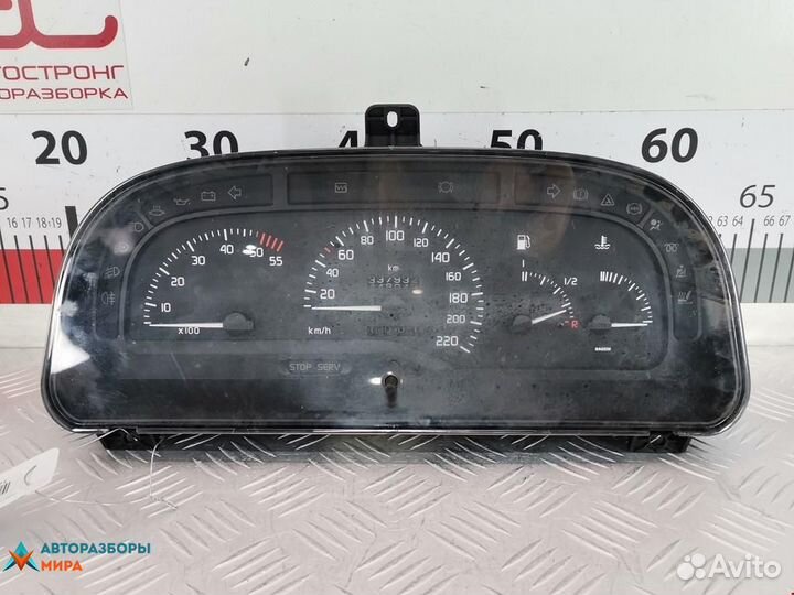 Щиток приборов (приборная панель) Renault Laguna