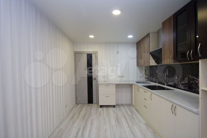 3-к. квартира, 72 м², 1/6 эт.