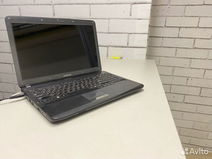 Надежный\Для работы\Ноутбук Samsung R525