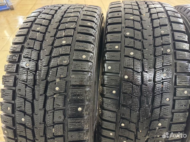 Dunlop SP Winter Ice 01 205/55 R16 94T