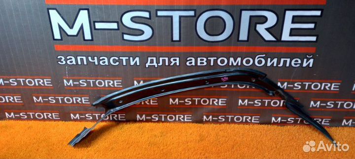 Водосток багажника задний правый Mercedes-Benz