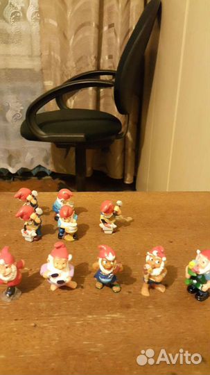 Гномы,крокодилы,пингвины,акулы киндер - 90х