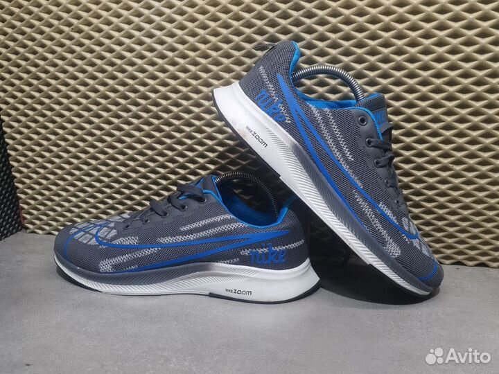 Кроссовки Nike zoom размер 42