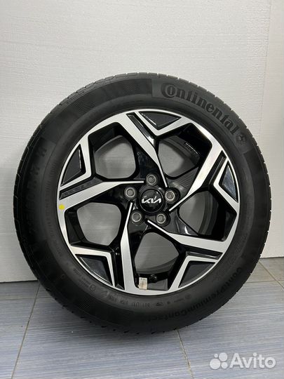 R17 Goodyear EfficientGrip 215/55, PCD 5x114.3 DIA 67.1